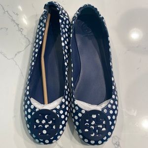 TORY BURCH Leather Ballet Flat Size 9 Navy and White Polka Dot